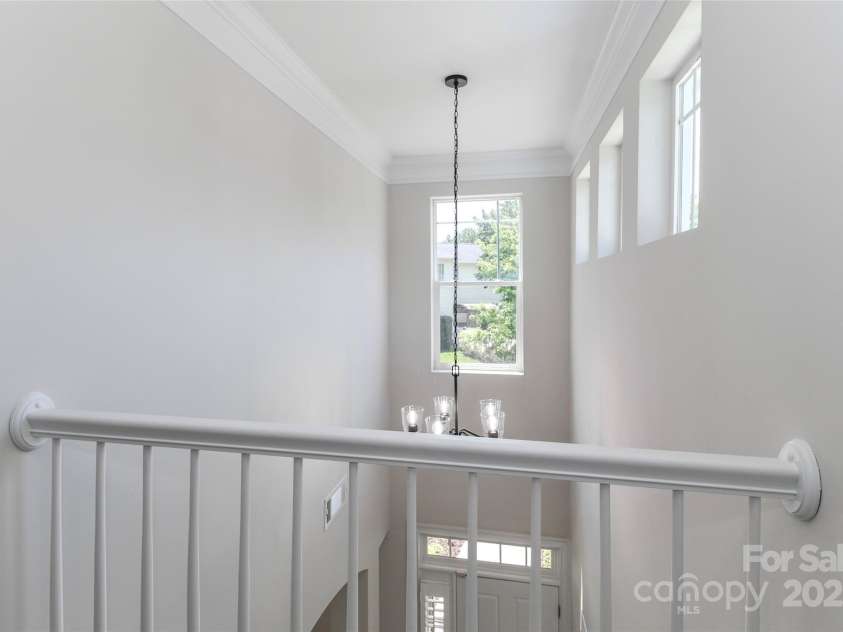 15630 Sagefield Drive, Huntersville, NC 28078.  MLS# CAR4279770, YatesRealty ID 31025. Abundant windows bring the outdoors in.