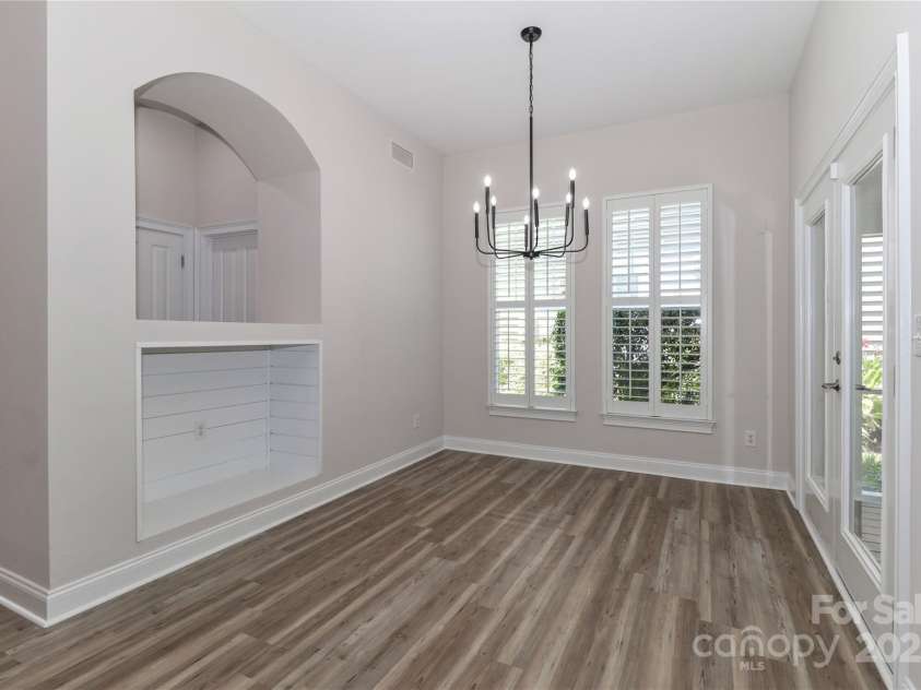 15630 Sagefield Drive, Huntersville, NC 28078.  MLS# CAR4279770, YatesRealty ID 31025. Breakfast space with easy flow to kitchen and patio.