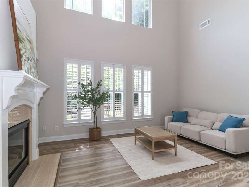 15630 Sagefield Drive, Huntersville, NC 28078.  MLS# CAR4279770, YatesRealty ID 31025. Bright and airy living room filled with natural light!