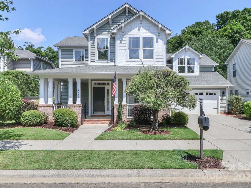 15630 Sagefield Drive, Huntersville, NC 28078.  MLS# CAR4279770, YatesRealty ID 31025. Charming front door greets guests with timeless appeal.