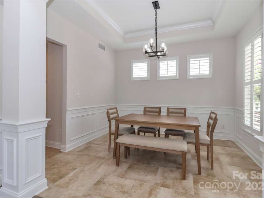 15630 Sagefield Drive, Huntersville, NC 28078.  MLS# CAR4279770, YatesRealty ID 31025. Flows seamlessly from kitchen