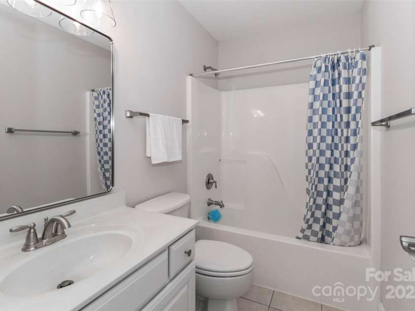 15630 Sagefield Drive, Huntersville, NC 28078.  MLS# CAR4279770, YatesRealty ID 31025. Freshly painted bathroom!