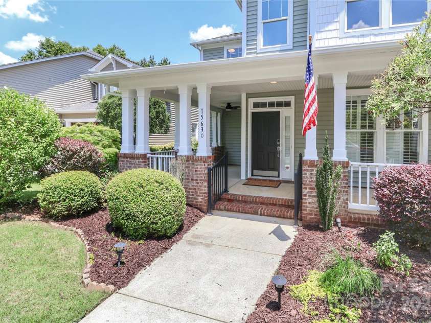 15630 Sagefield Drive, Huntersville, NC 28078.  MLS# CAR4279770, YatesRealty ID 31025. Move-in ready with updates throughout!