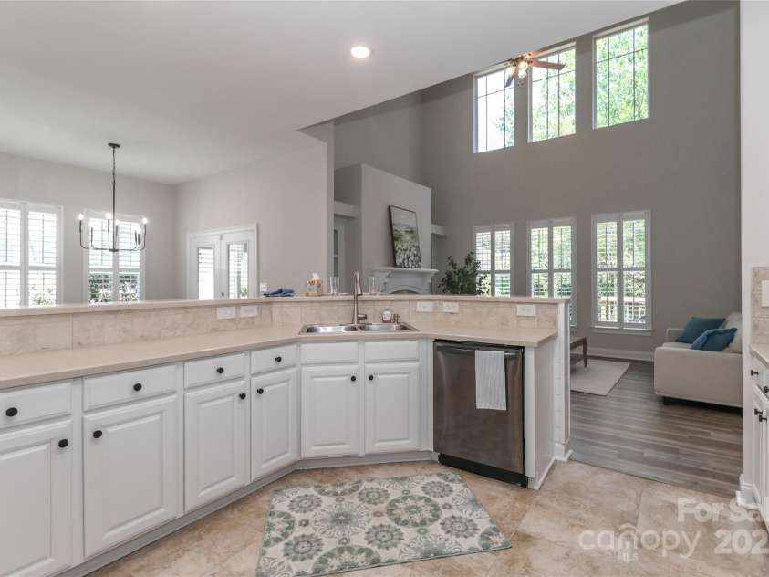 15630 Sagefield Drive, Huntersville, NC 28078.  MLS# CAR4279770, YatesRealty ID 31025. Natural light throughout the entire house!