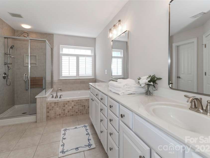 15630 Sagefield Drive, Huntersville, NC 28078.  MLS# CAR4279770, YatesRealty ID 31025. Primary bathroom with a spacious closet!