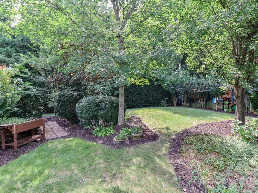 15630 Sagefield Drive, Huntersville, NC 28078.  MLS# CAR4279770, YatesRealty ID 31025. Spacious back yard!