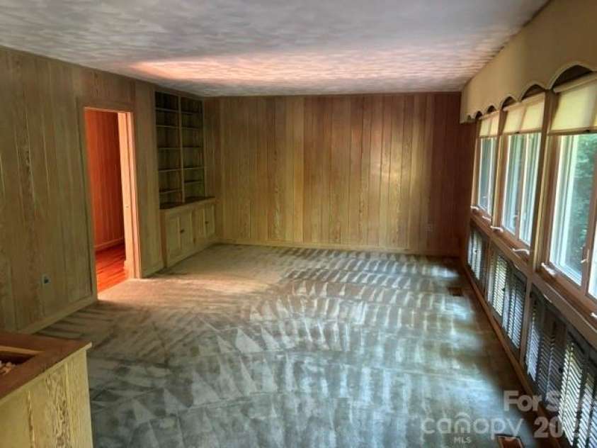 255 Glengarnock Road, Tryon, NC 28782.  MLS# CAR4392820, YatesRealty ID 31025. 
