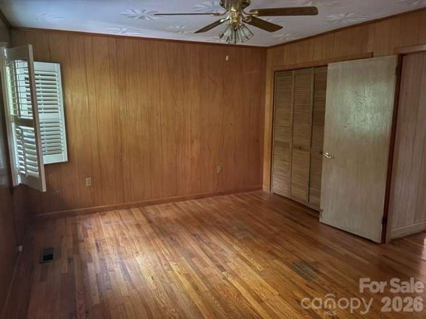 255 Glengarnock Road, Tryon, NC 28782.  MLS# CAR4392820, YatesRealty ID 31025. 