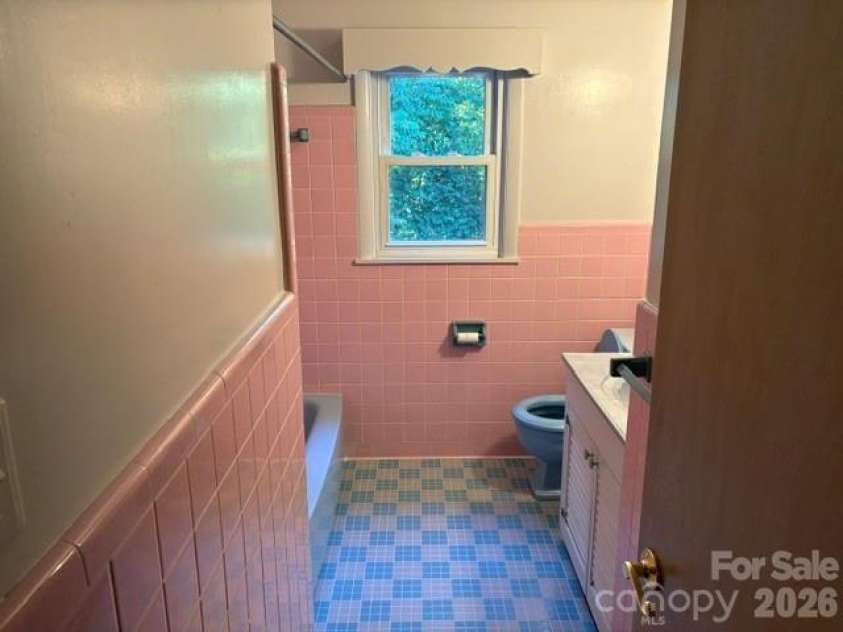 255 Glengarnock Road, Tryon, NC 28782.  MLS# CAR4392820, YatesRealty ID 31025. 