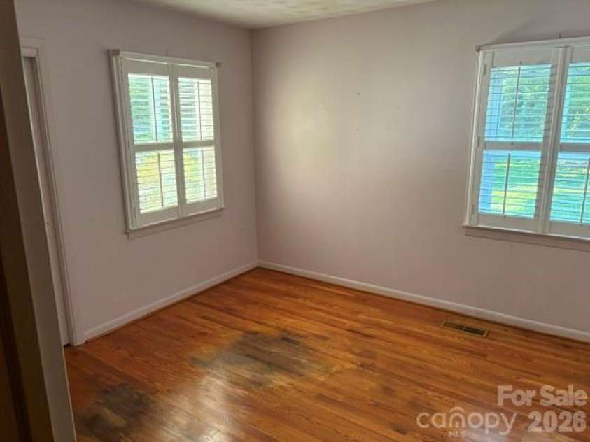 255 Glengarnock Road, Tryon, NC 28782.  MLS# CAR4392820, YatesRealty ID 31025. 