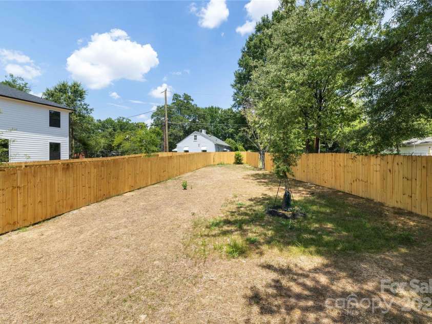 426 Cama Street, Charlotte, NC 28217.  MLS# CAR4282816, YatesRealty ID 31026. 