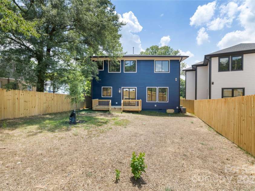 426 Cama Street, Charlotte, NC 28217.  MLS# CAR4282816, YatesRealty ID 31026. 