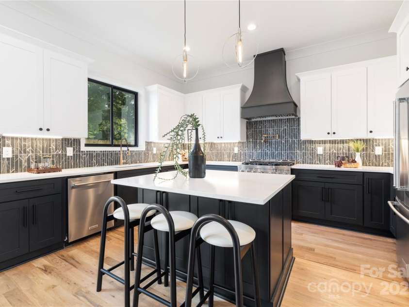 426 Cama Street, Charlotte, NC 28217.  MLS# CAR4282816, YatesRealty ID 31026. 