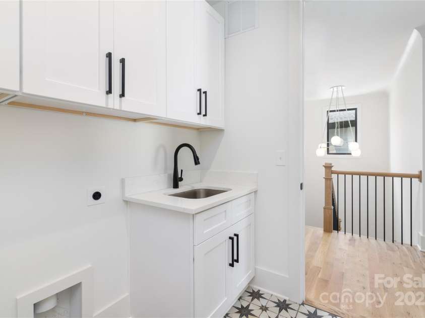 426 Cama Street, Charlotte, NC 28217.  MLS# CAR4282816, YatesRealty ID 31026. 