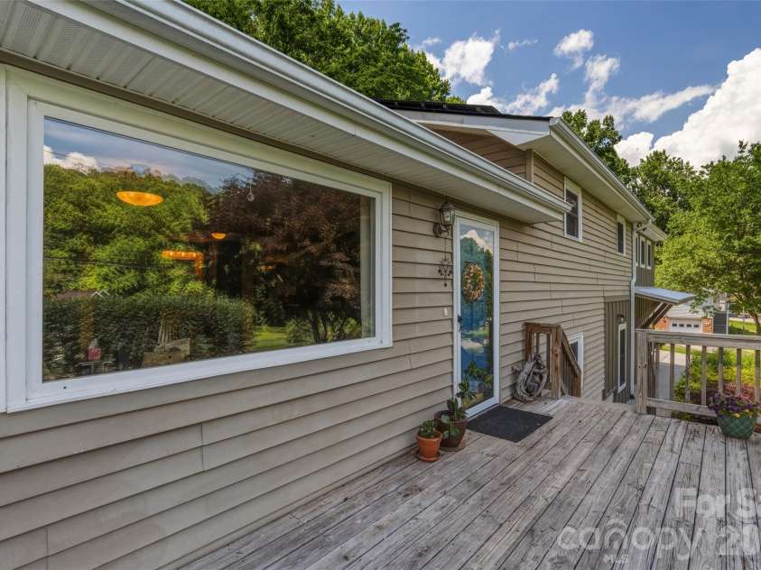1574 Cashiers Valley Road, Brevard, NC 28712.  MLS# CAR4394169, YatesRealty ID 31027. 