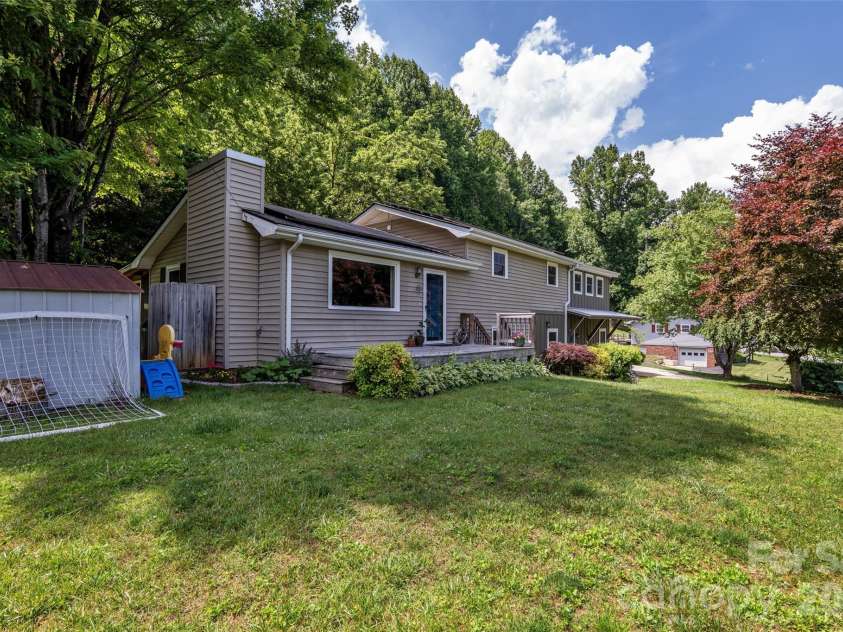 1574 Cashiers Valley Road, Brevard, NC 28712.  MLS# CAR4394169, YatesRealty ID 31027. 