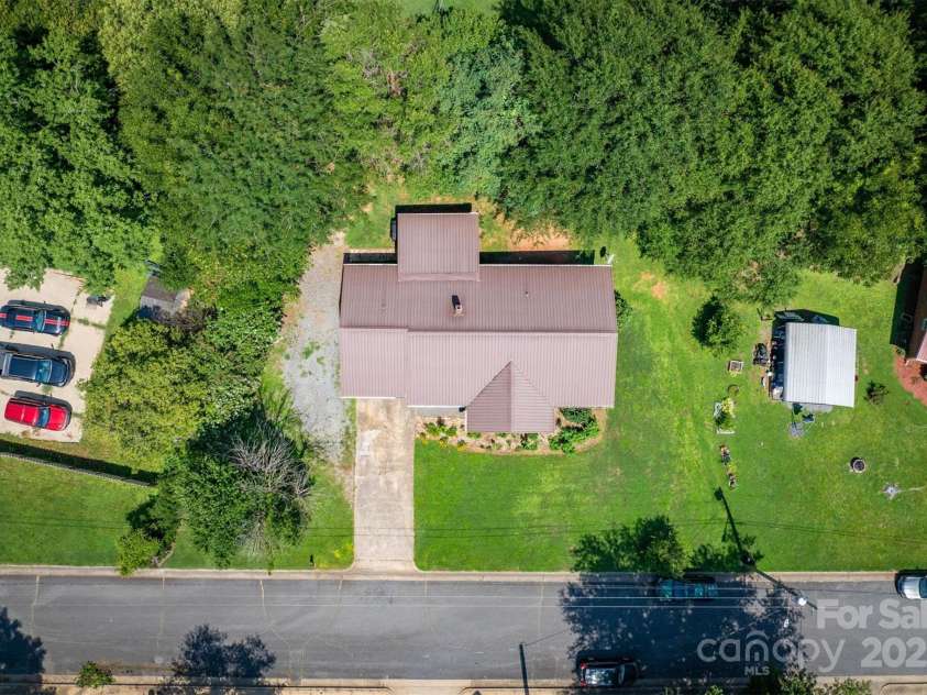 214 Howard Street, Morganton, NC 28655.  MLS# CAR4284499, YatesRealty ID 31028. 