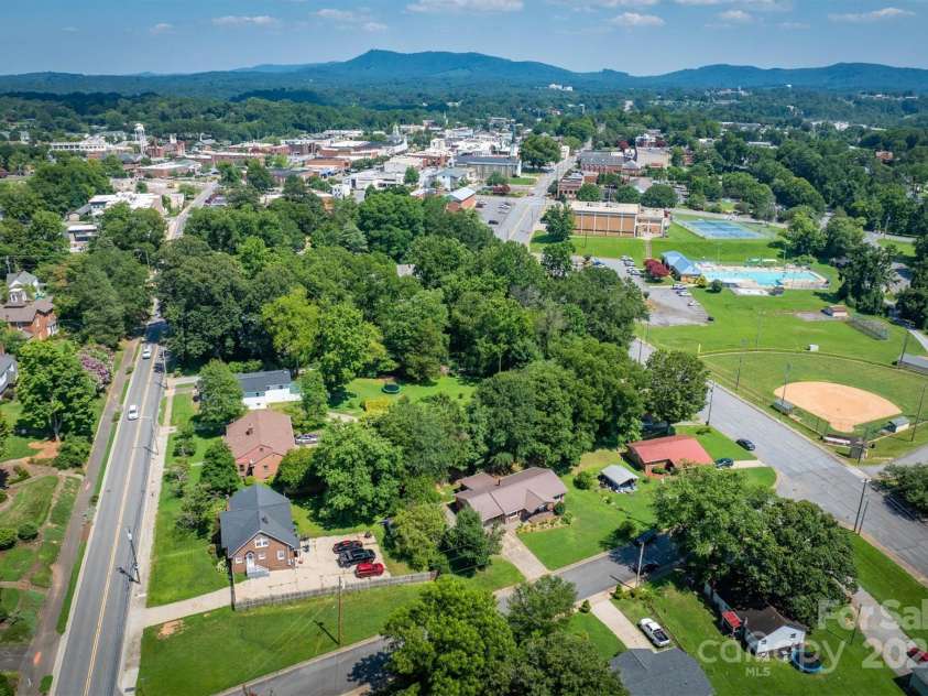 214 Howard Street, Morganton, NC 28655.  MLS# CAR4284499, YatesRealty ID 31028. 