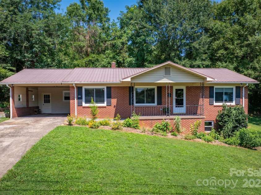 214 Howard Street, Morganton, NC 28655.  MLS# CAR4284499, YatesRealty ID 31028. Welcome!