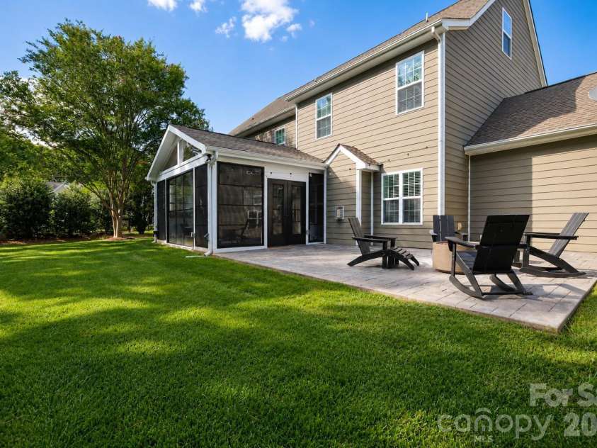2412 Hamlet Court, Matthews, NC 28105.  MLS# CAR4394300, YatesRealty ID 31028. 
