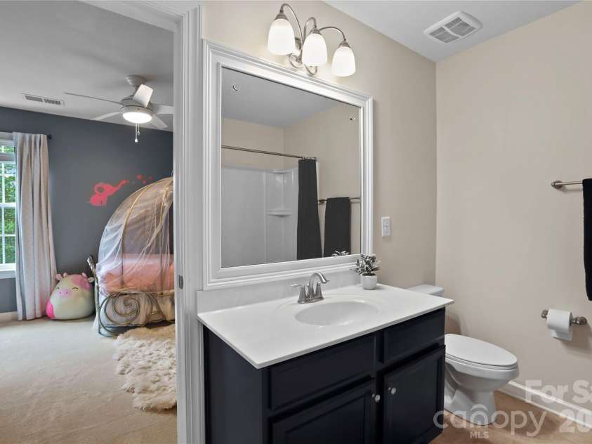 2412 Hamlet Court, Matthews, NC 28105.  MLS# CAR4394300, YatesRealty ID 31028. Bathroom
