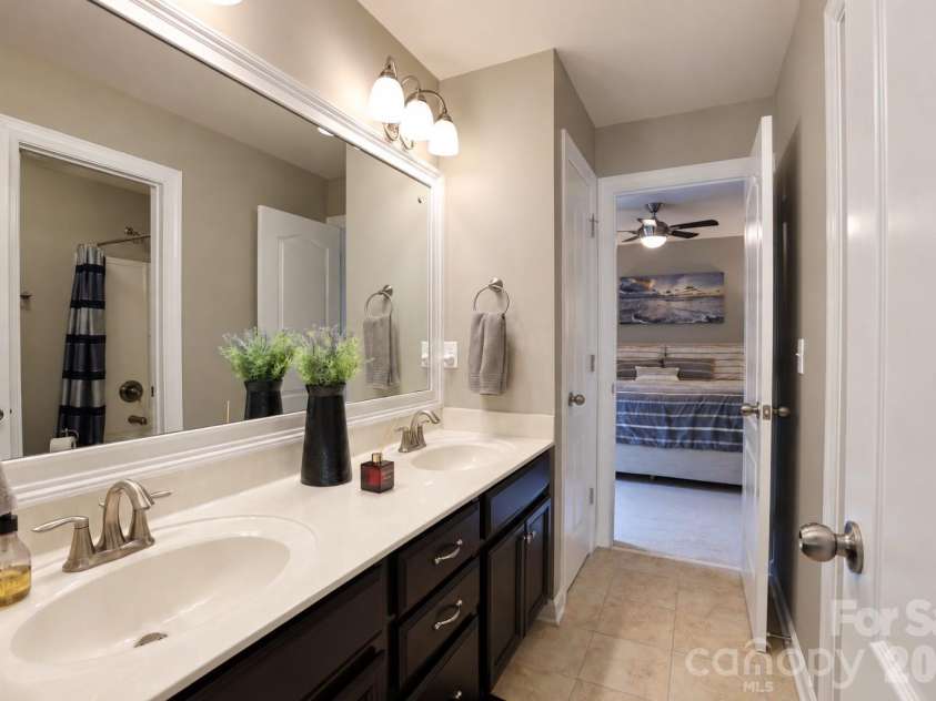2412 Hamlet Court, Matthews, NC 28105.  MLS# CAR4394300, YatesRealty ID 31028. Bathroom
