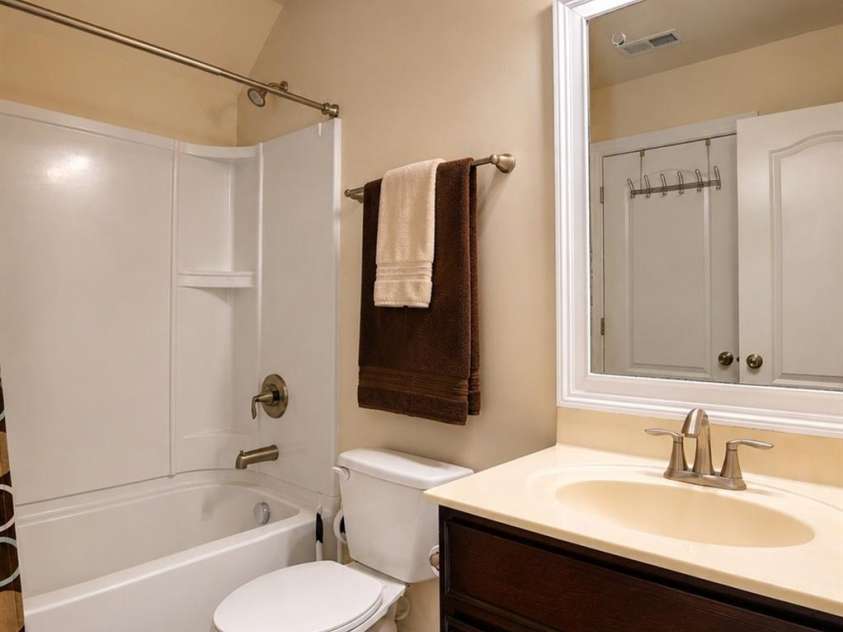 2412 Hamlet Court, Matthews, NC 28105.  MLS# CAR4394300, YatesRealty ID 31028. Bathroom on third floor