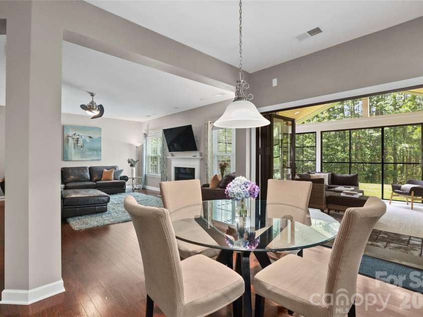 2412 Hamlet Court, Matthews, NC 28105.  MLS# CAR4394300, YatesRealty ID 31028. Breakfast Area