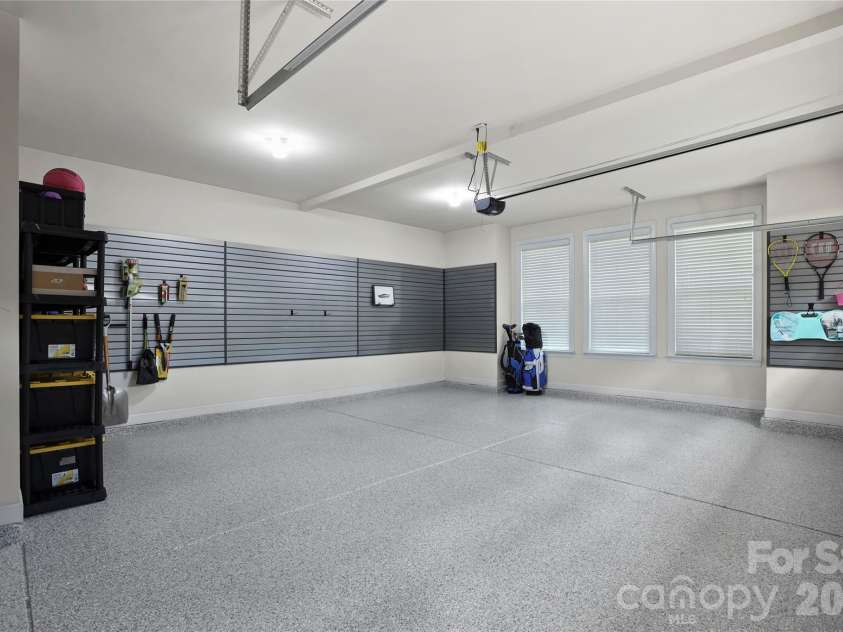 2412 Hamlet Court, Matthews, NC 28105.  MLS# CAR4394300, YatesRealty ID 31028. Garage