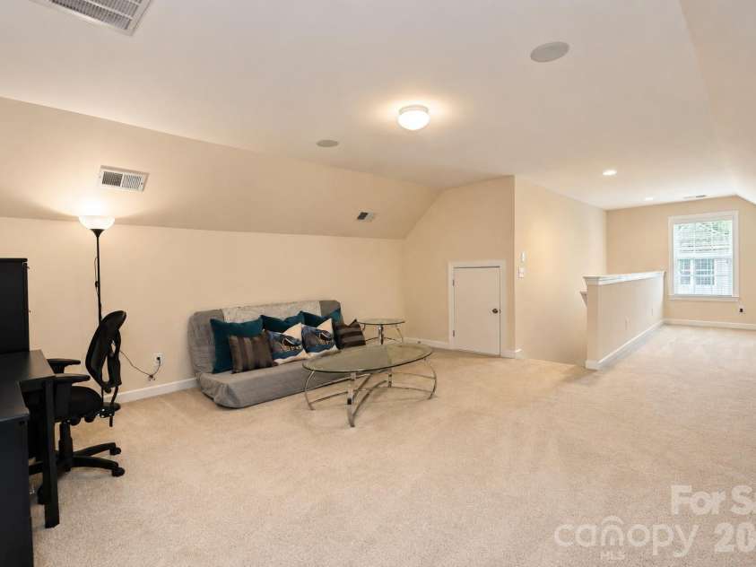 2412 Hamlet Court, Matthews, NC 28105.  MLS# CAR4394300, YatesRealty ID 31028. Loft space on third floor