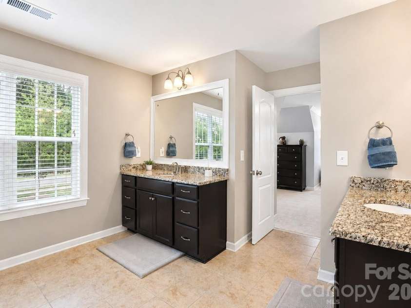 2412 Hamlet Court, Matthews, NC 28105.  MLS# CAR4394300, YatesRealty ID 31028. Primary Bathroom