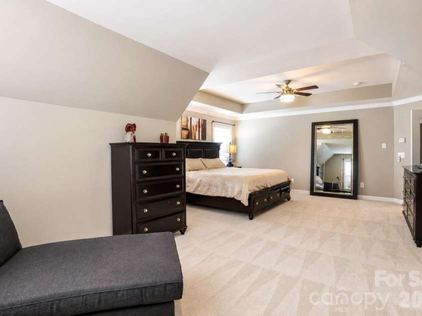 2412 Hamlet Court, Matthews, NC 28105.  MLS# CAR4394300, YatesRealty ID 31028. Primary Bedroom
