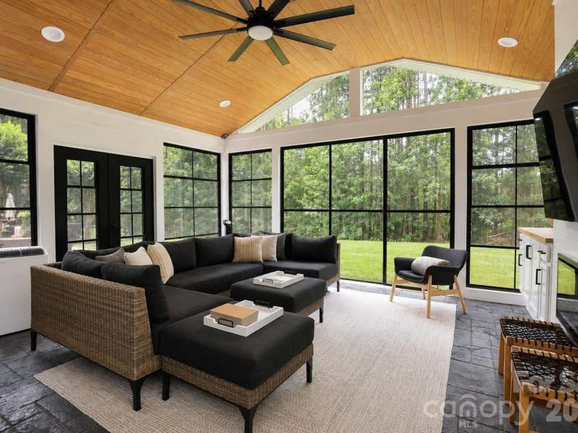 2412 Hamlet Court, Matthews, NC 28105.  MLS# CAR4394300, YatesRealty ID 31028. Sunroom