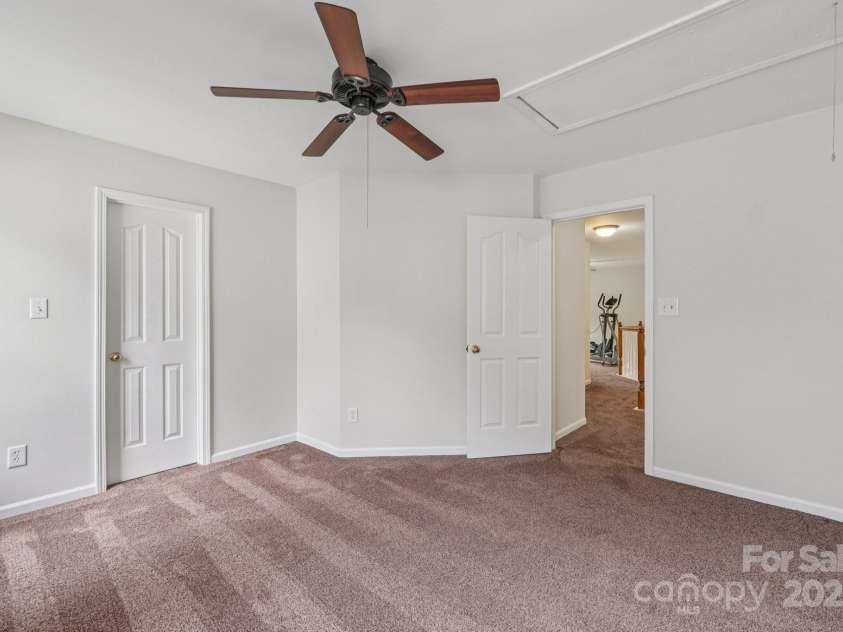 15123 Rothesay Drive, Charlotte, NC 28277.  MLS# CAR4287245, YatesRealty ID 31029. 