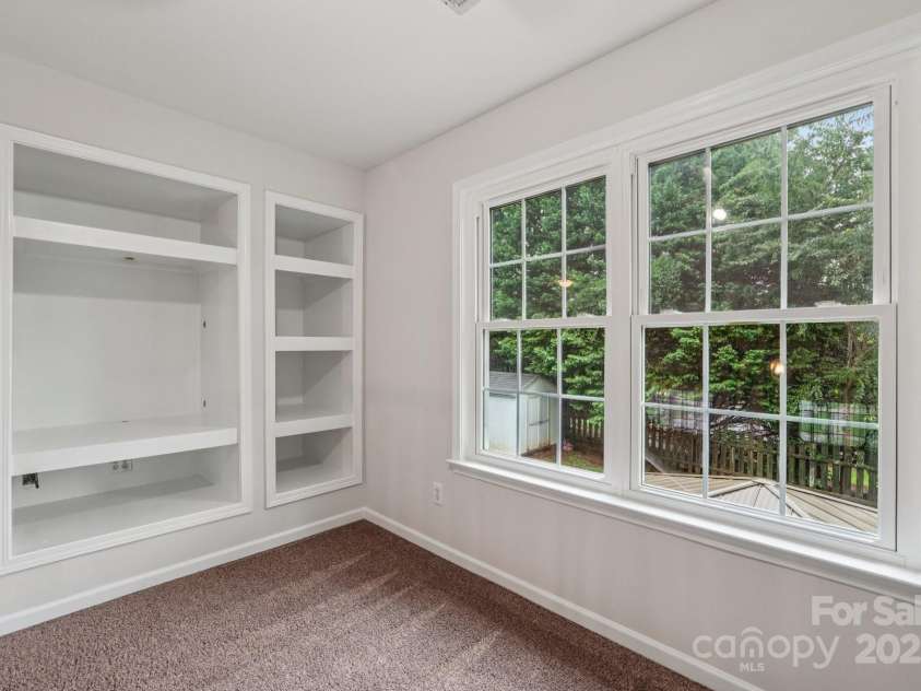 15123 Rothesay Drive, Charlotte, NC 28277.  MLS# CAR4287245, YatesRealty ID 31029. 