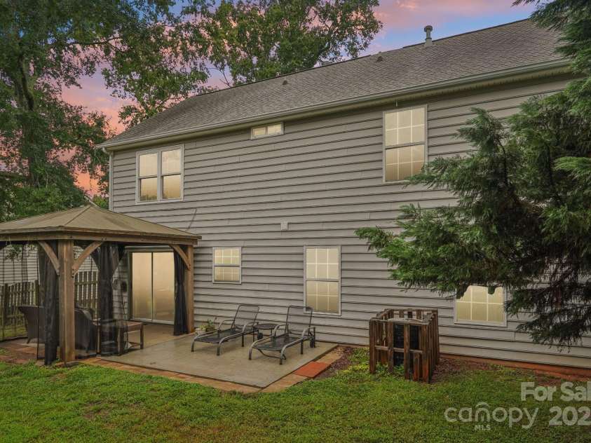 15123 Rothesay Drive, Charlotte, NC 28277.  MLS# CAR4287245, YatesRealty ID 31029. 