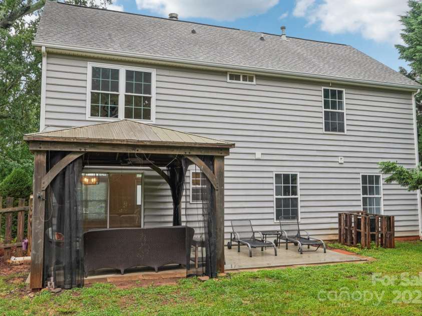 15123 Rothesay Drive, Charlotte, NC 28277.  MLS# CAR4287245, YatesRealty ID 31029. 