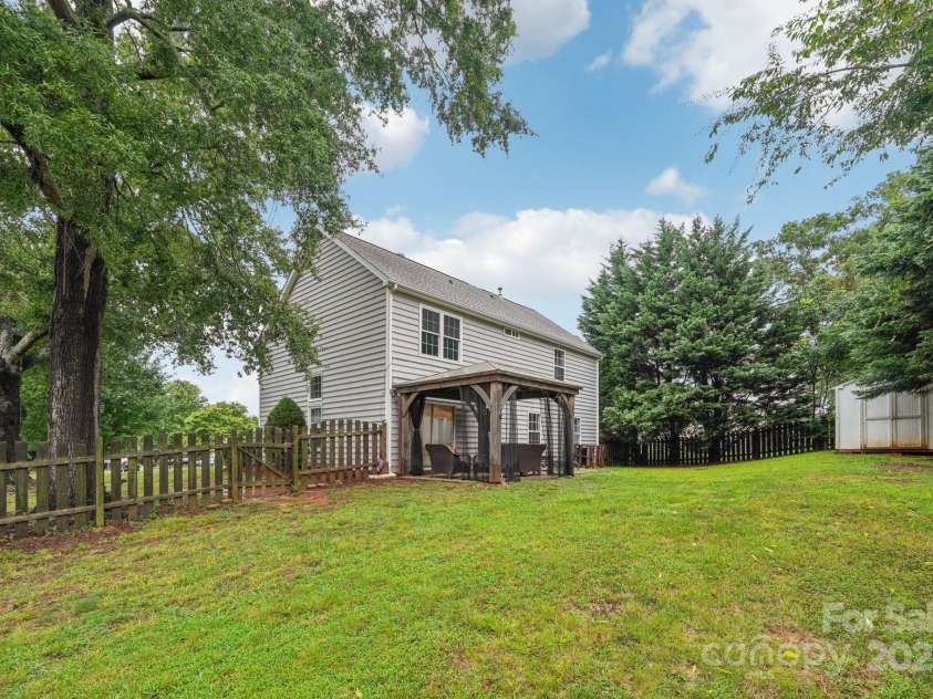 15123 Rothesay Drive, Charlotte, NC 28277.  MLS# CAR4287245, YatesRealty ID 31029. 