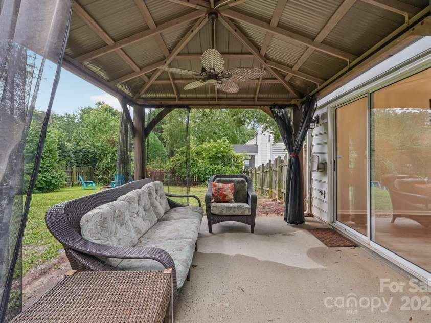 15123 Rothesay Drive, Charlotte, NC 28277.  MLS# CAR4287245, YatesRealty ID 31029. 