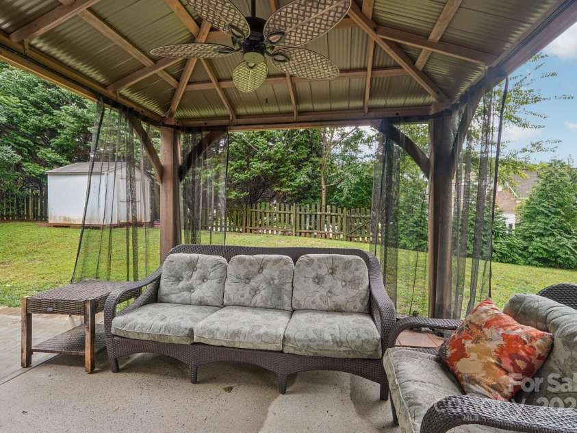 15123 Rothesay Drive, Charlotte, NC 28277.  MLS# CAR4287245, YatesRealty ID 31029. 