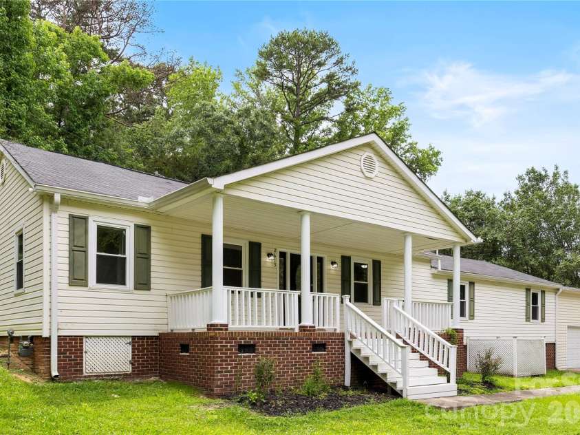 2615 Maggie Lane, Rock Hill, SC 29730.  MLS# CAR4394505, YatesRealty ID 31030. 