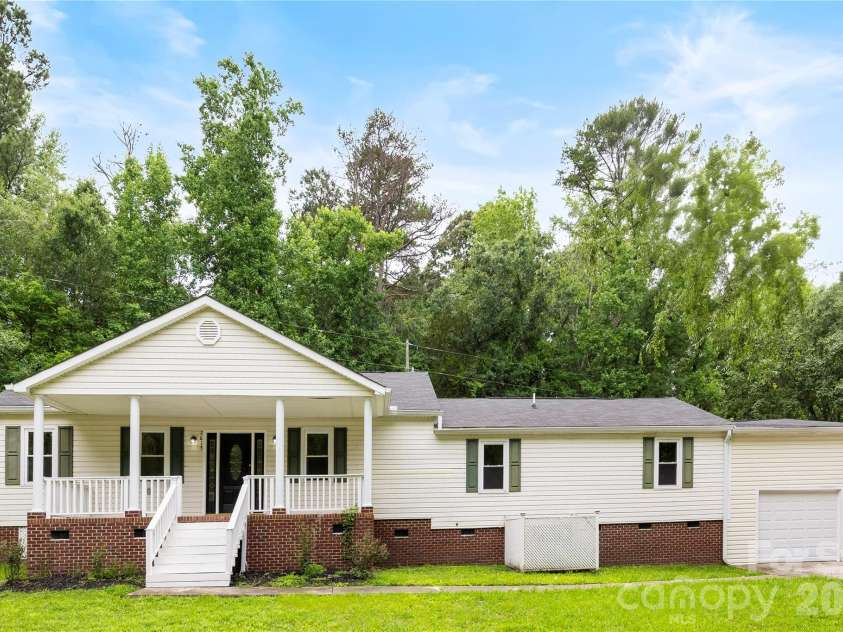 2615 Maggie Lane, Rock Hill, SC 29730.  MLS# CAR4394505, YatesRealty ID 31030. 