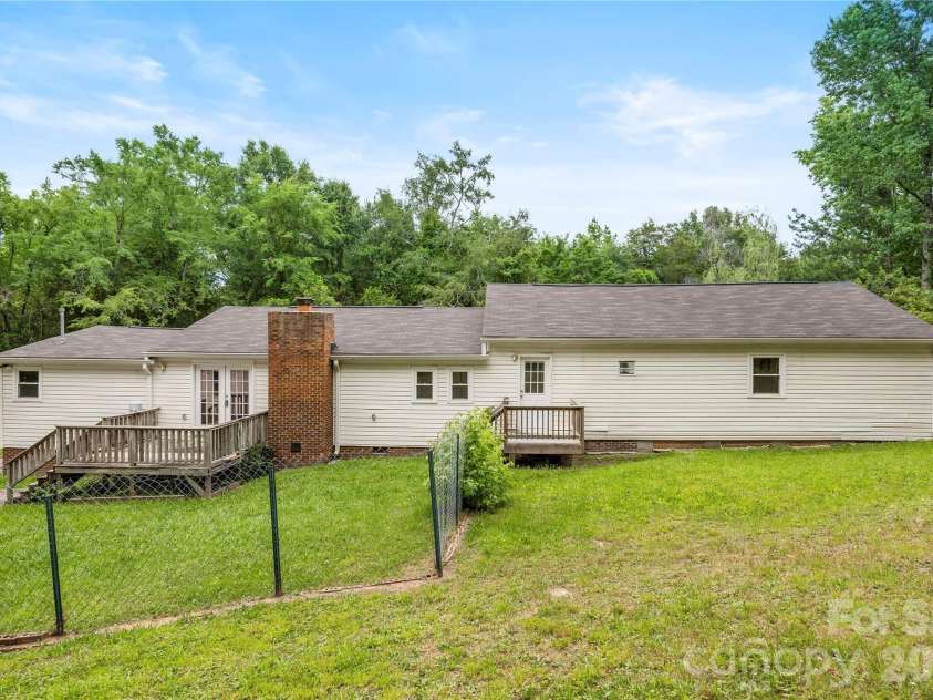 2615 Maggie Lane, Rock Hill, SC 29730.  MLS# CAR4394505, YatesRealty ID 31030. 