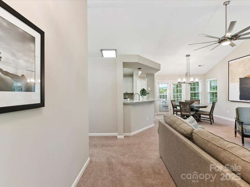 4222 Huntmeadow Drive, Charlotte, NC 28269.  MLS# CAR4282648, YatesRealty ID 31031. 