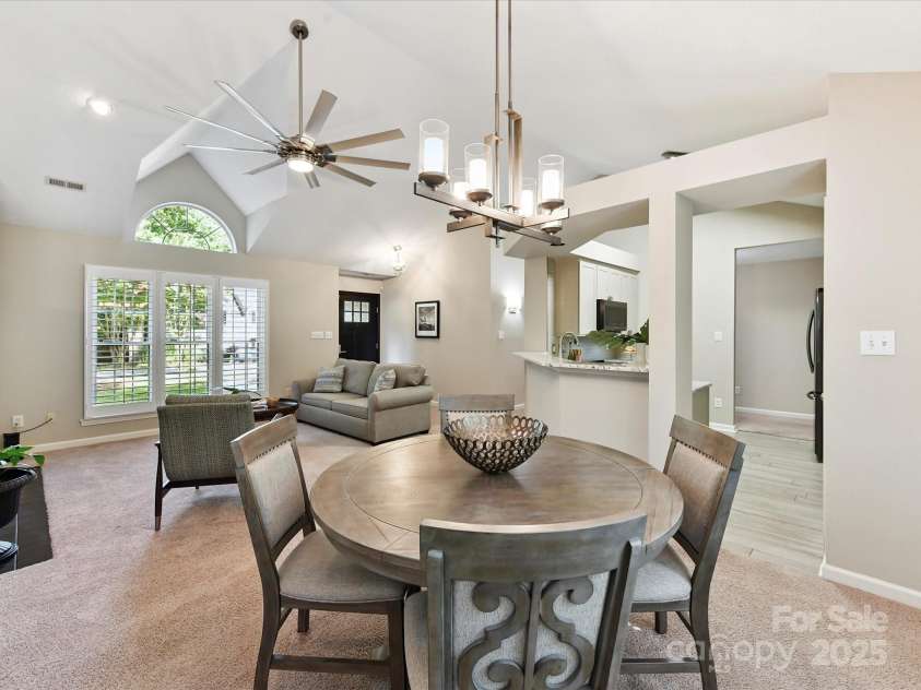 4222 Huntmeadow Drive, Charlotte, NC 28269.  MLS# CAR4282648, YatesRealty ID 31031. 