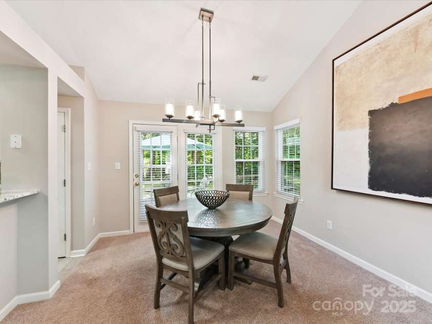 4222 Huntmeadow Drive, Charlotte, NC 28269.  MLS# CAR4282648, YatesRealty ID 31031. Dining Room