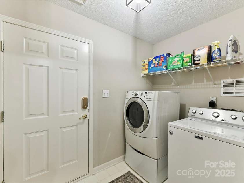 4222 Huntmeadow Drive, Charlotte, NC 28269.  MLS# CAR4282648, YatesRealty ID 31031. Laundry Room