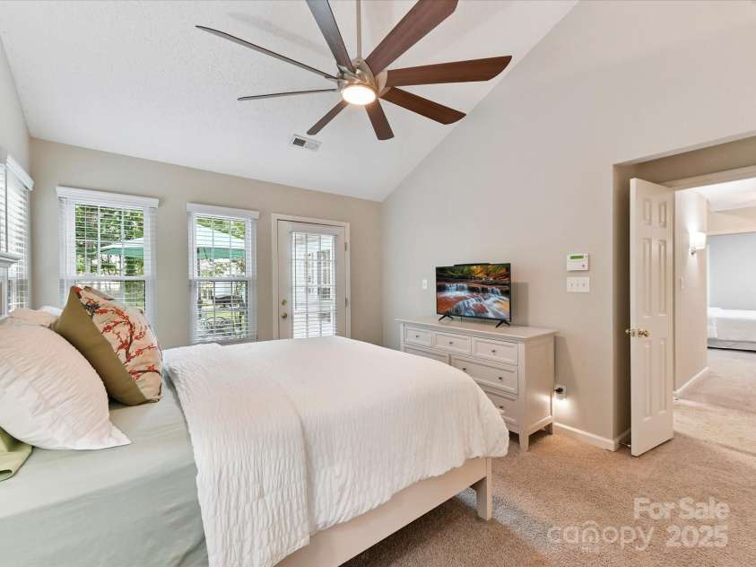 4222 Huntmeadow Drive, Charlotte, NC 28269.  MLS# CAR4282648, YatesRealty ID 31031. Primary Bedroom Suite