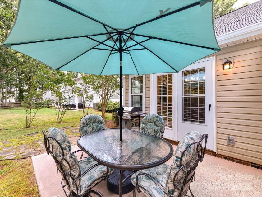 4222 Huntmeadow Drive, Charlotte, NC 28269.  MLS# CAR4282648, YatesRealty ID 31031. Rear Patio
