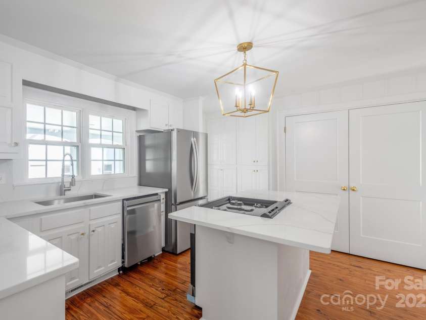 256 Oakhurst Road, Statesville, NC 28677.  MLS# CAR4284992, YatesRealty ID 31032. 